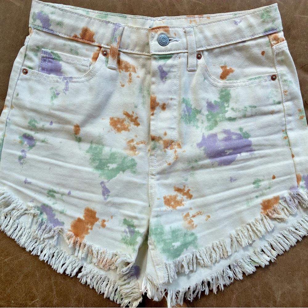 Sexy & fun White Denim Tie-Dye Frayed Hem Shorts